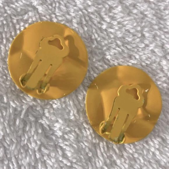 Vintage Yellow Painted Textured Metal Clip On  Earrings - Picture 2 of 7